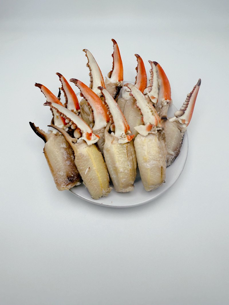 Pacific Blue pasteurized crabmeat, Cocktail Claw U-30 grade, picked meat